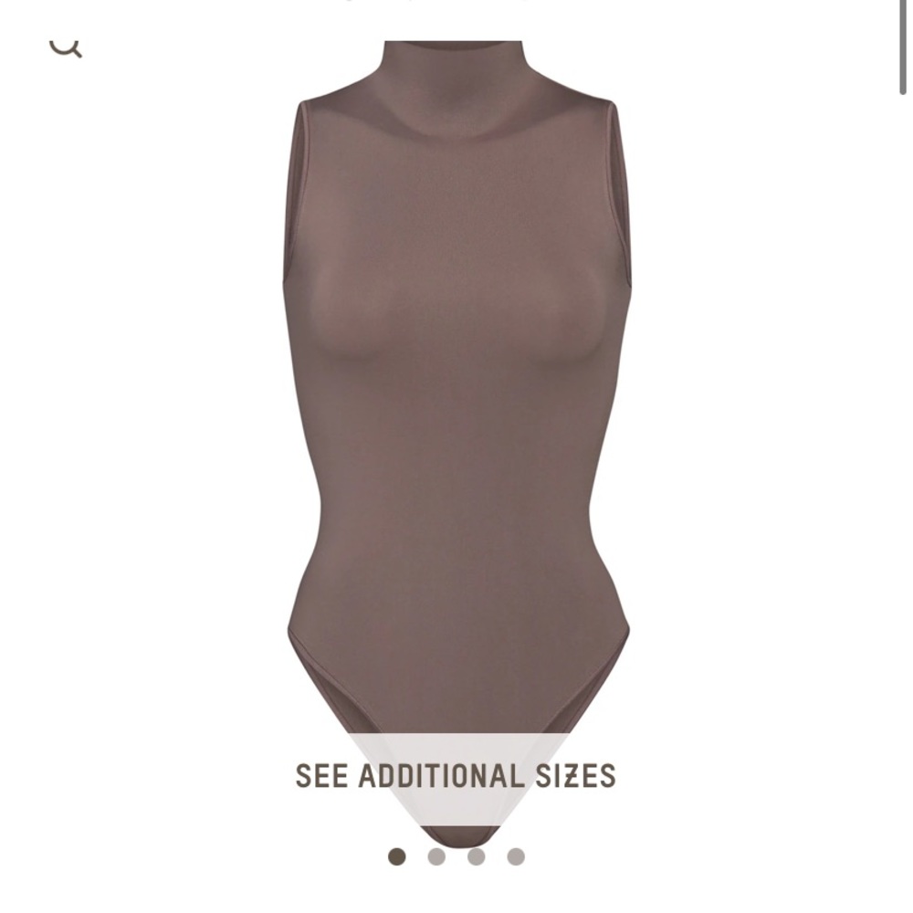 NWOT SKIMS ESSENTIAL MOCK NECK SLEEVELESS SIZE S/M ESPRESSO COLOR
